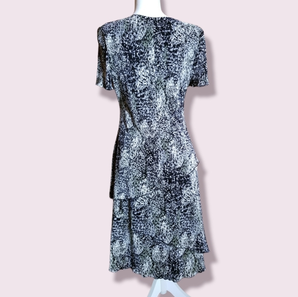 Connected Apparel Layered Short Sleeve Dress Sz 10 - Picture 2 of 5